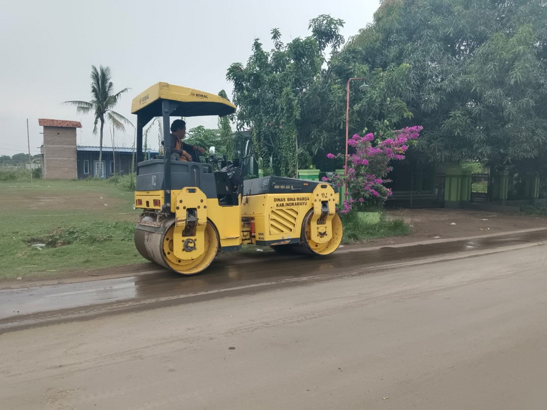 DINAS PUPR INDRAMAYU GENJOT REHABILITAS JALAN DESA AMIS